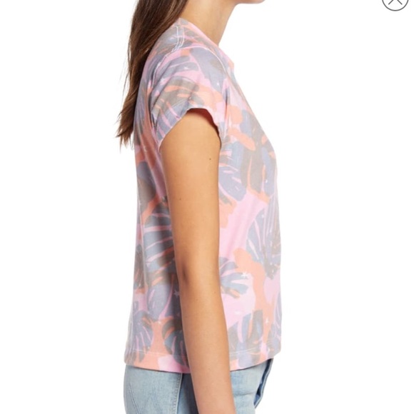 WILDFOX Tropical Camo Tee Shirt Top Pink Peach NWT - Picture 3 of 8